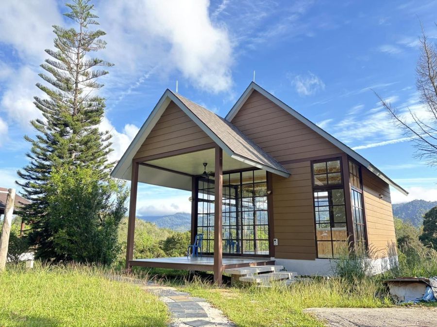 Le Moon Retreat